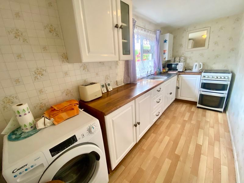 Property photo 3 of 12 Kitchen