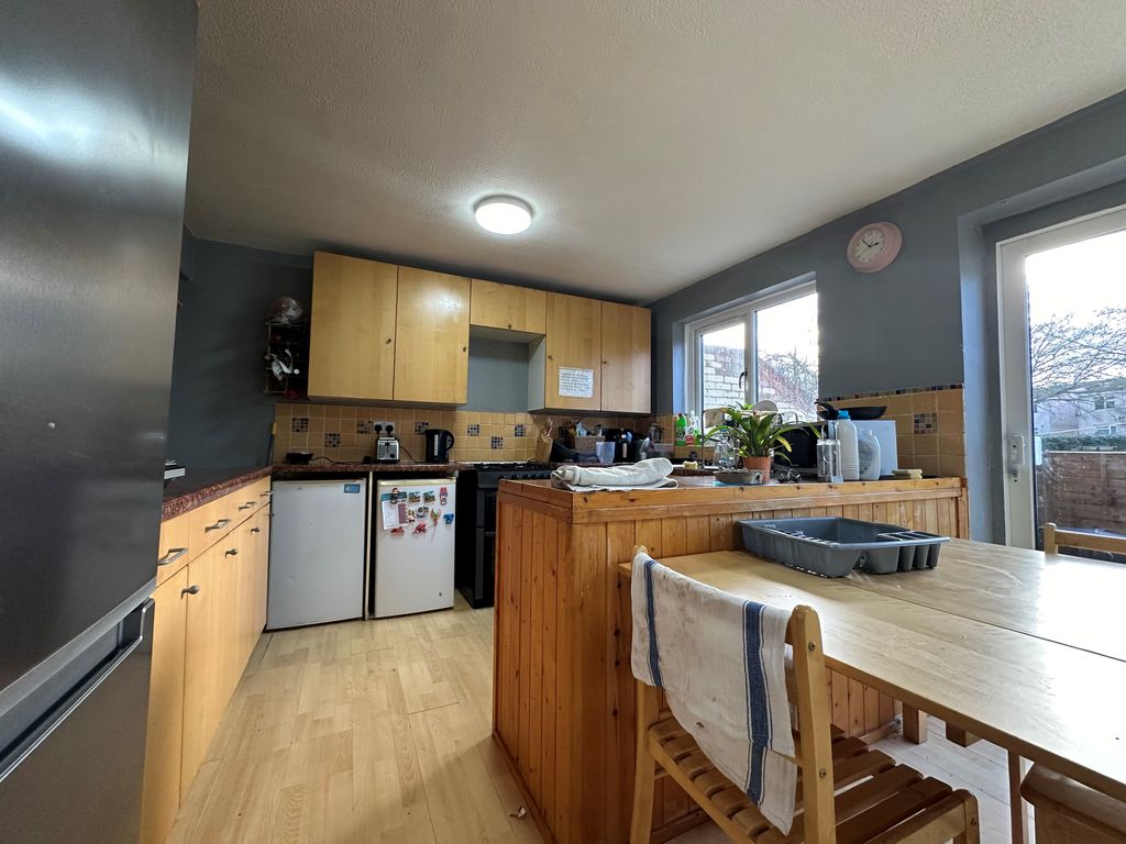 Property photo 1 of 3