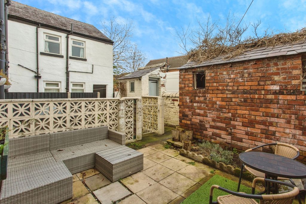 Property photo 2 of 17 Photo