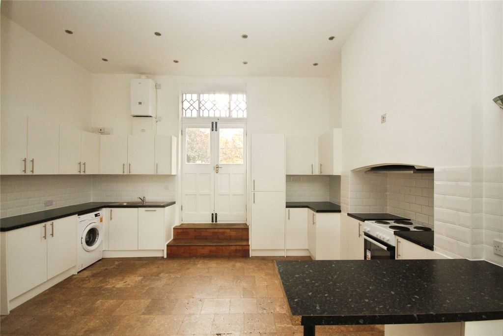 Property photo 2 of 14 Kitchen