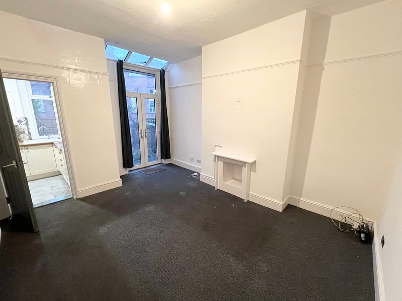 Property photo 3 of 9 Photo 5