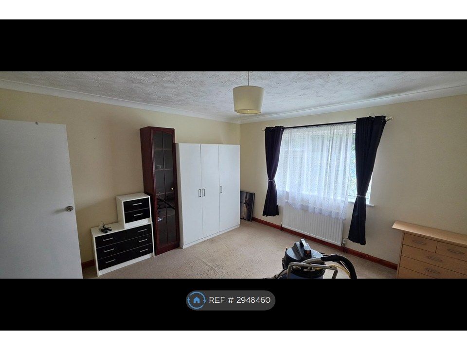 Property photo 1 of 4 Bedroom