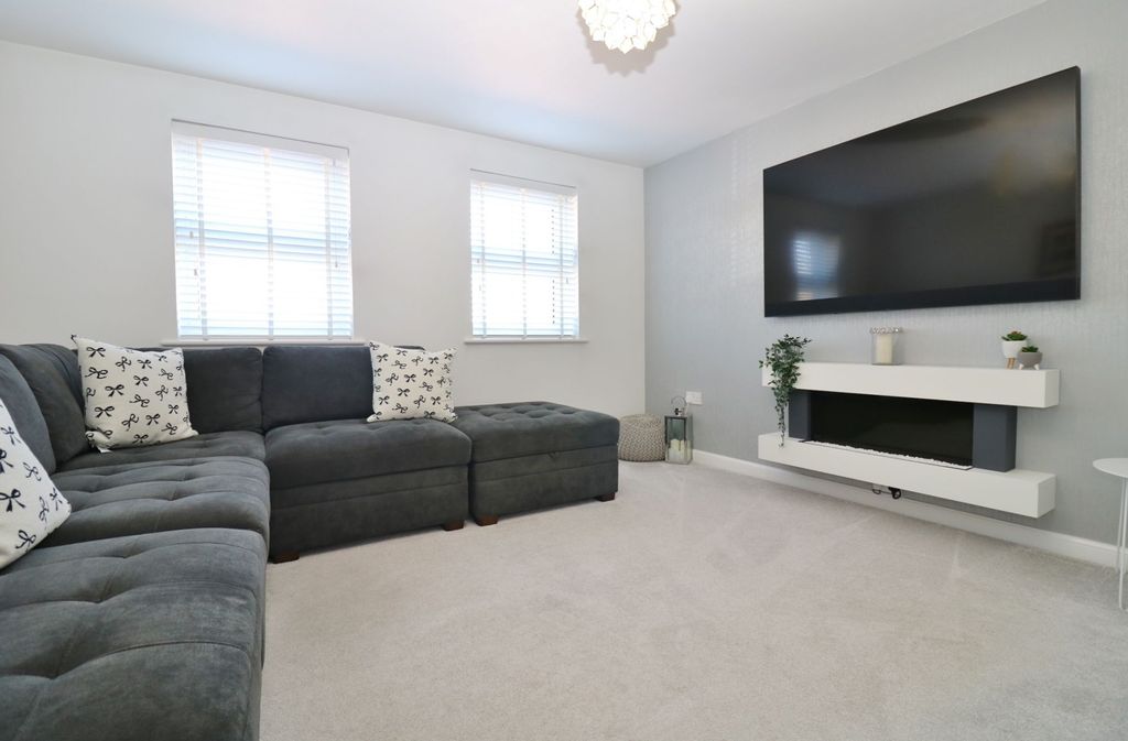 Property photo 3 of 22