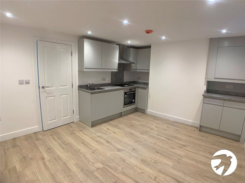 Property photo 2 of 6 Picture No. 10