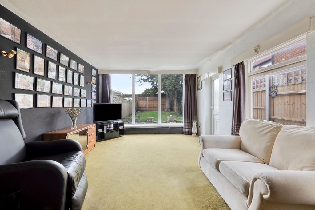 Property photo 3 of 26 Picture No. 13