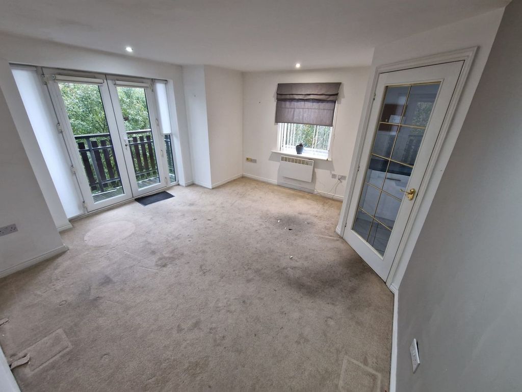 Property photo 2 of 8