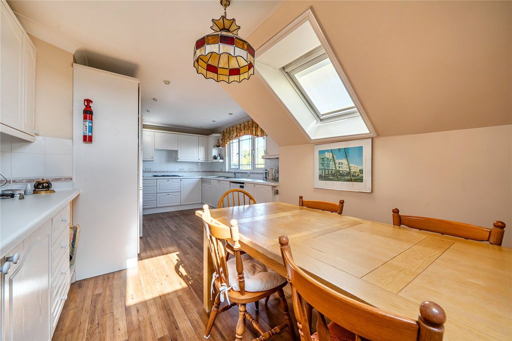 Additional image 6 of 3 bed flat for saleCulloden Road, Enfield EN2