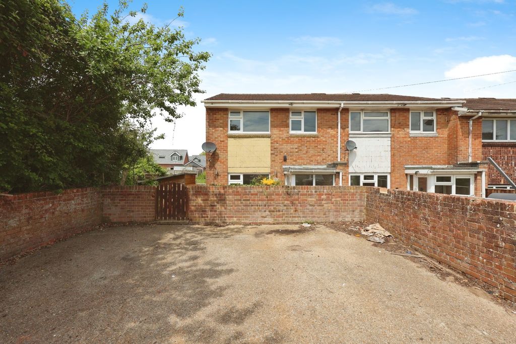 Property photo 1 of 17 Front