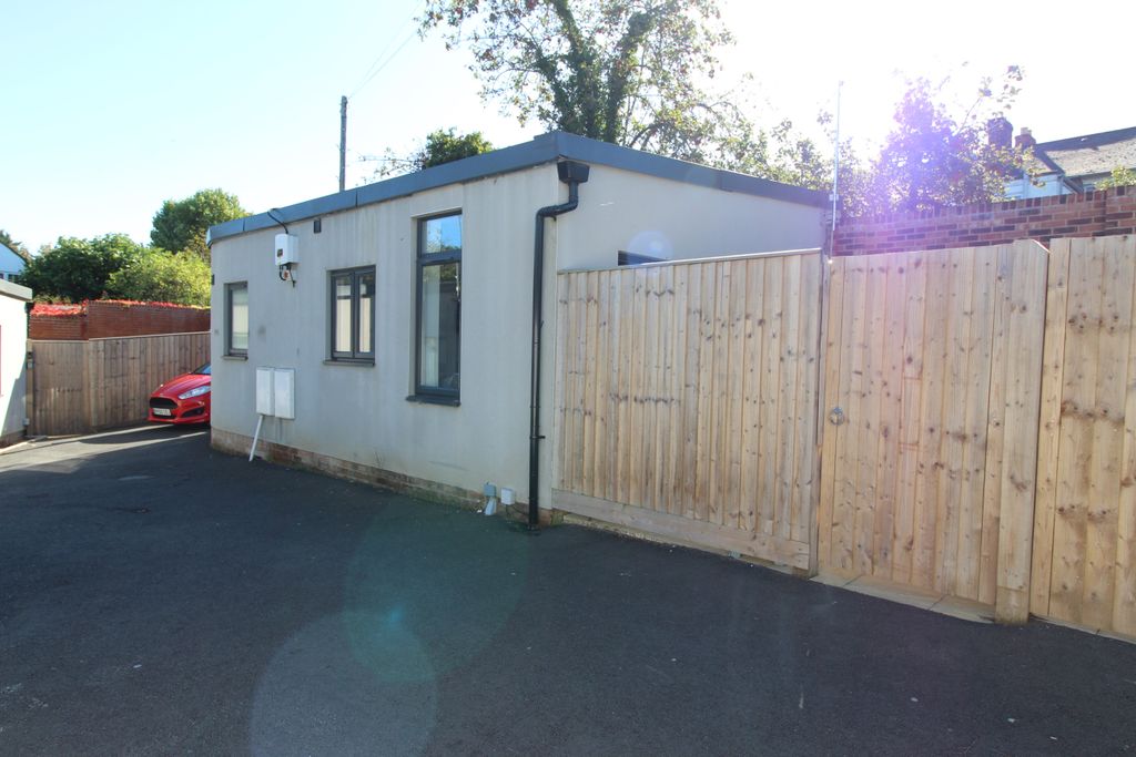 Property photo 1 of 11 Img_6378