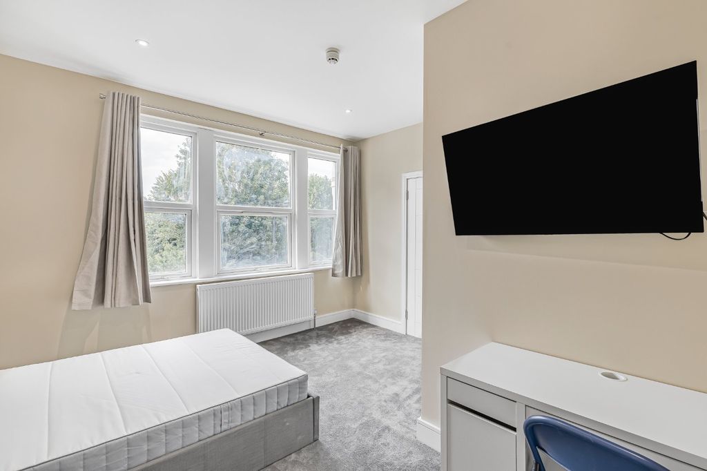 Property photo 1 of 6 Studio