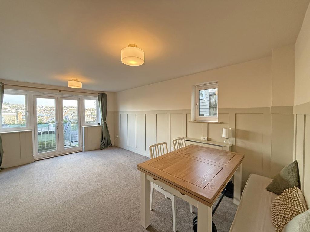 Property photo 3 of 16 Bridge View 19 - Lounge 4.Jpg