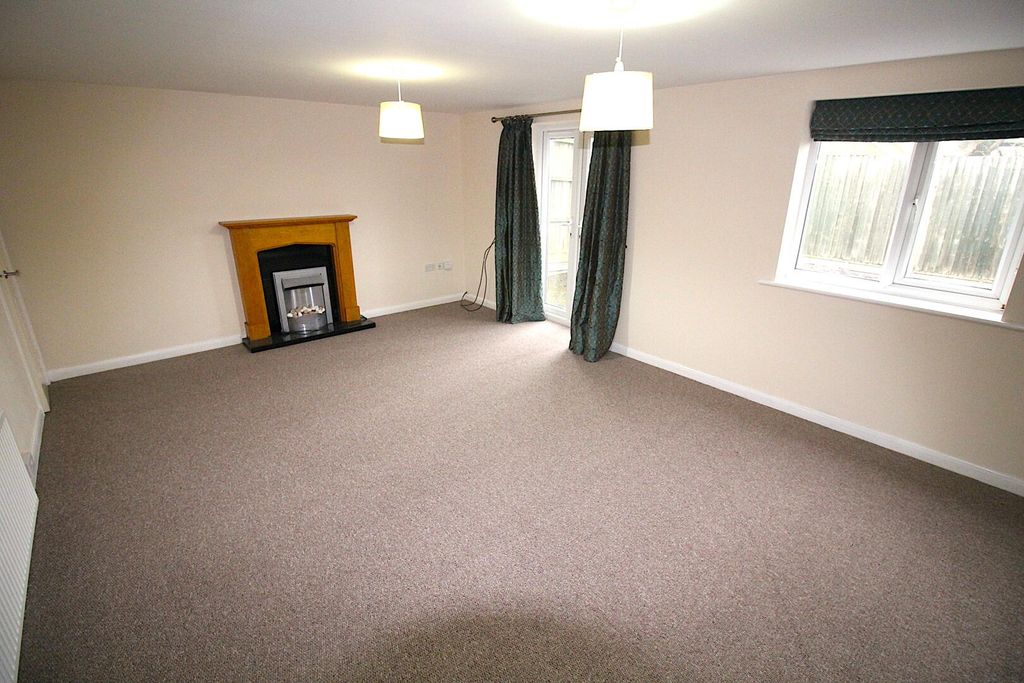 Property photo 3 of 9 Living Room