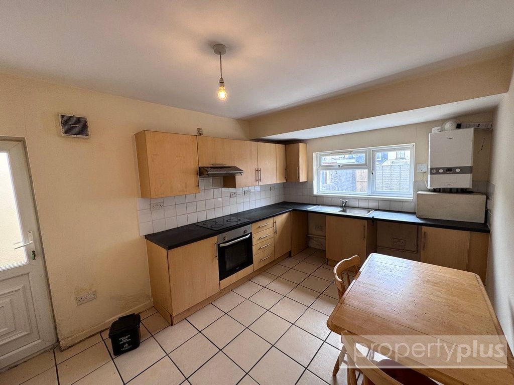 Property photo 2 of 13 Picture No. 16