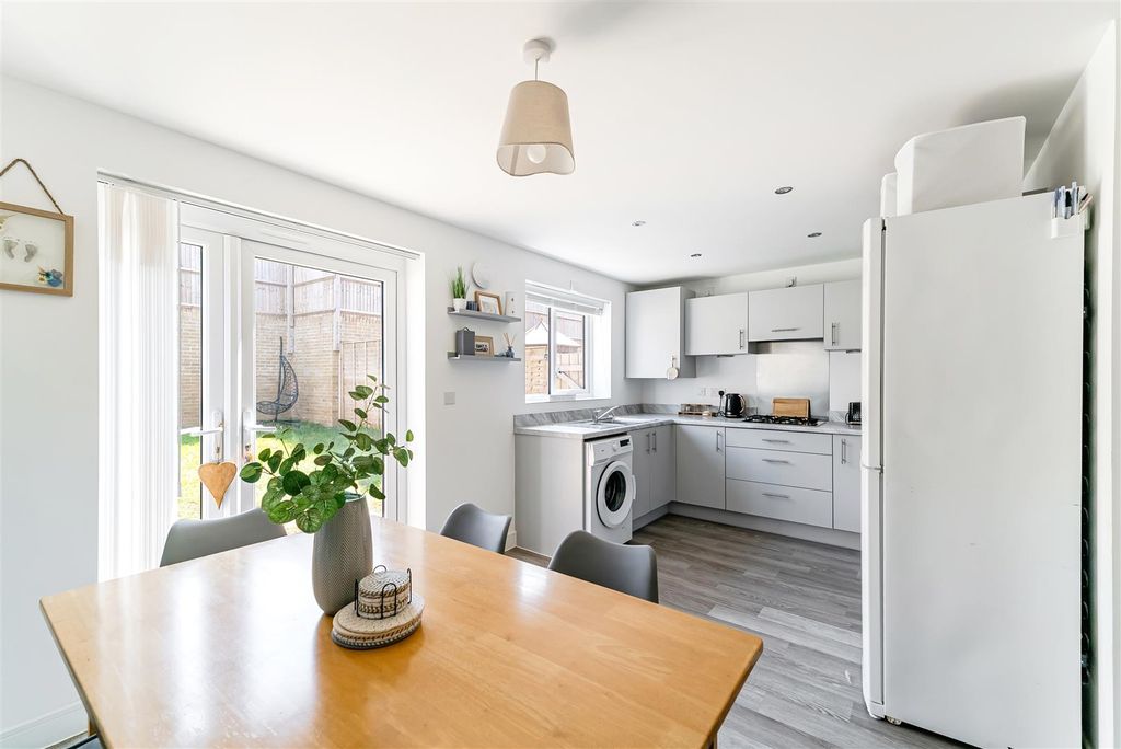 Property photo 2 of 18 Kitchen/Diner