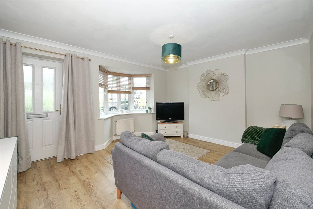 Property photo 3 of 17 Picture No. 28