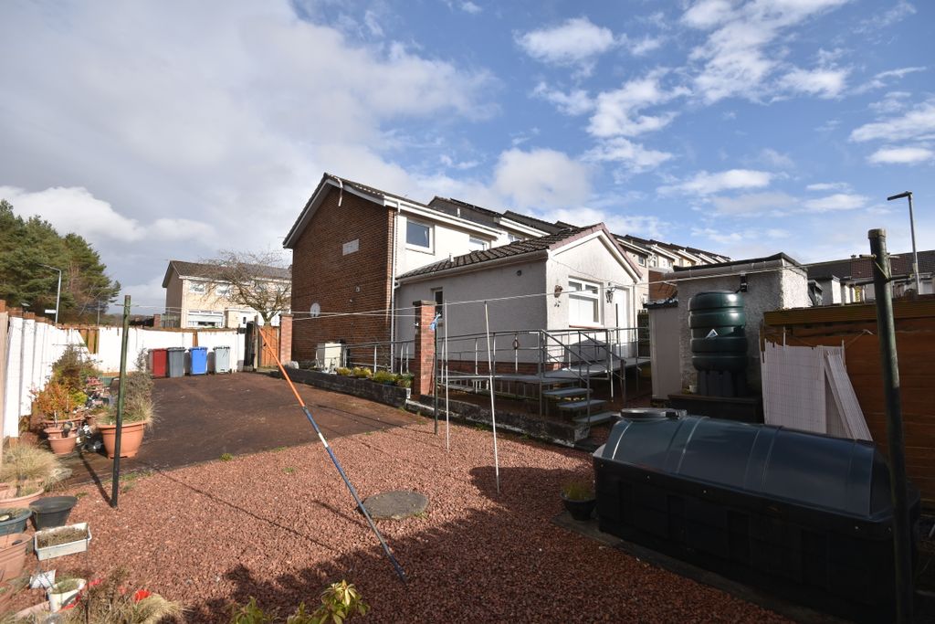 Property photo 2 of 32