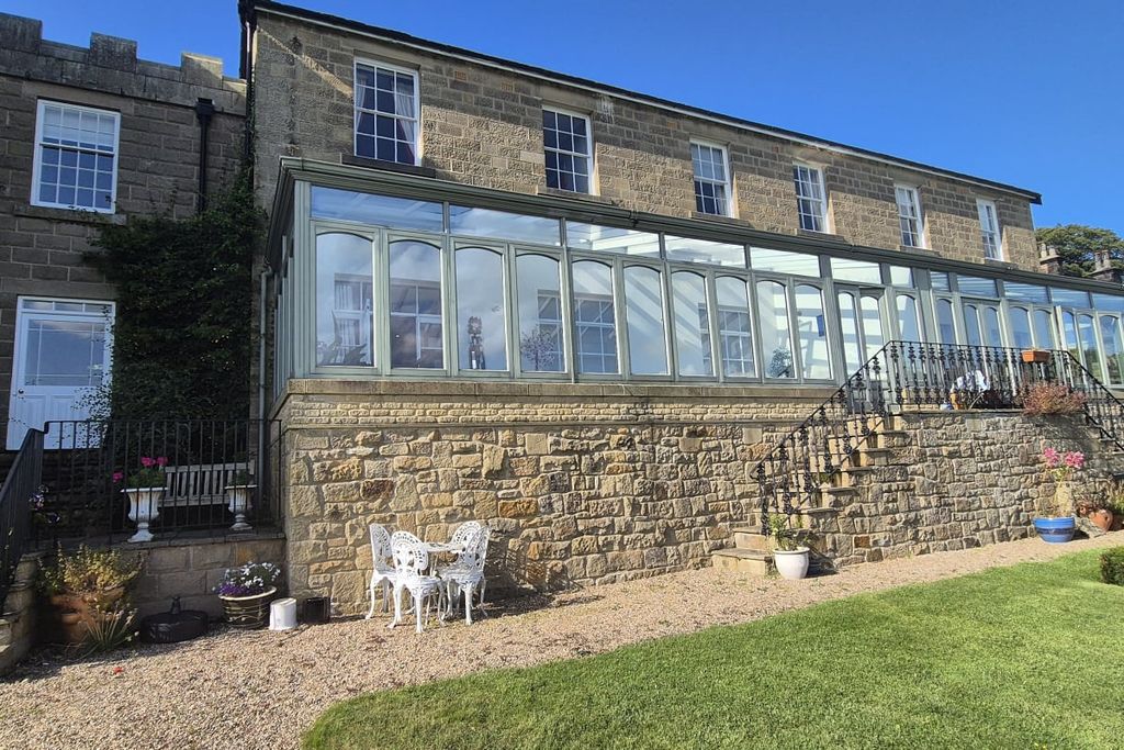 Property photo 2 of 51