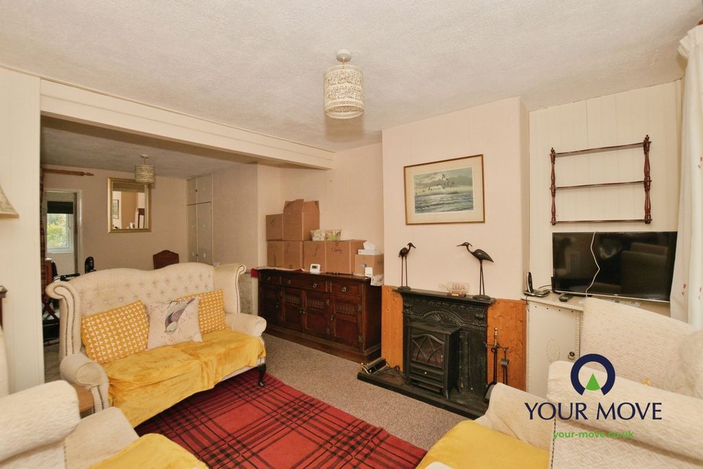 Property photo 3 of 19 Lounge/Diner