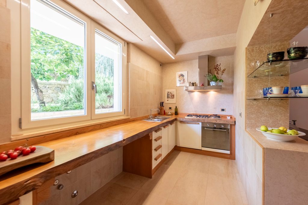 Property photo 3 of 35