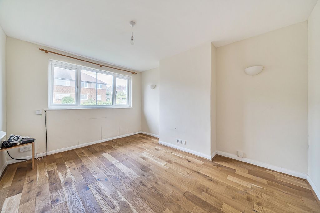 Property photo 2 of 12 1327431-12-68765d...
