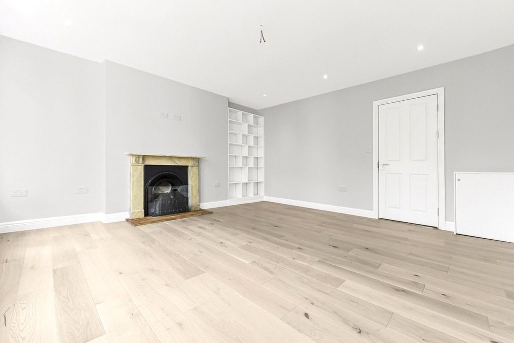 Property photo 3 of 12 Picture No. 06