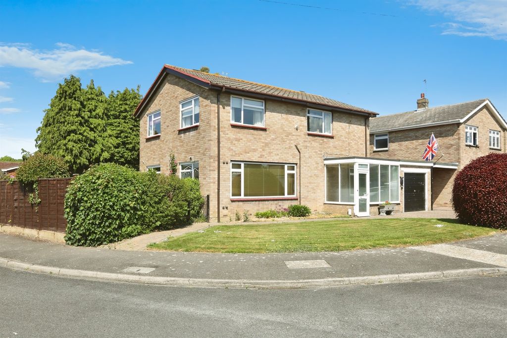 Property photo 2 of 17