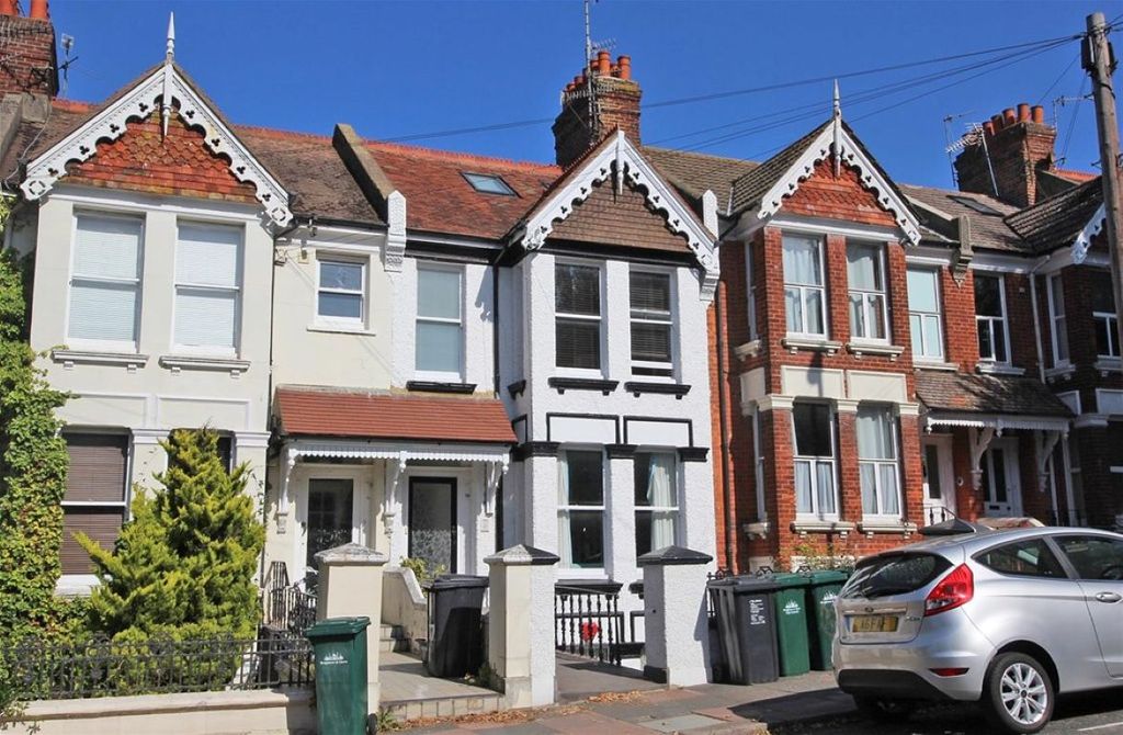 Property photo 1 of 18