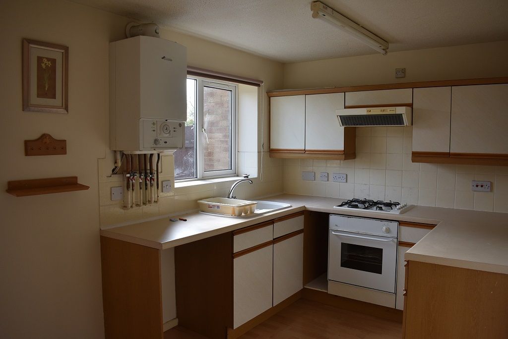 Property photo 3 of 7 Kitchen