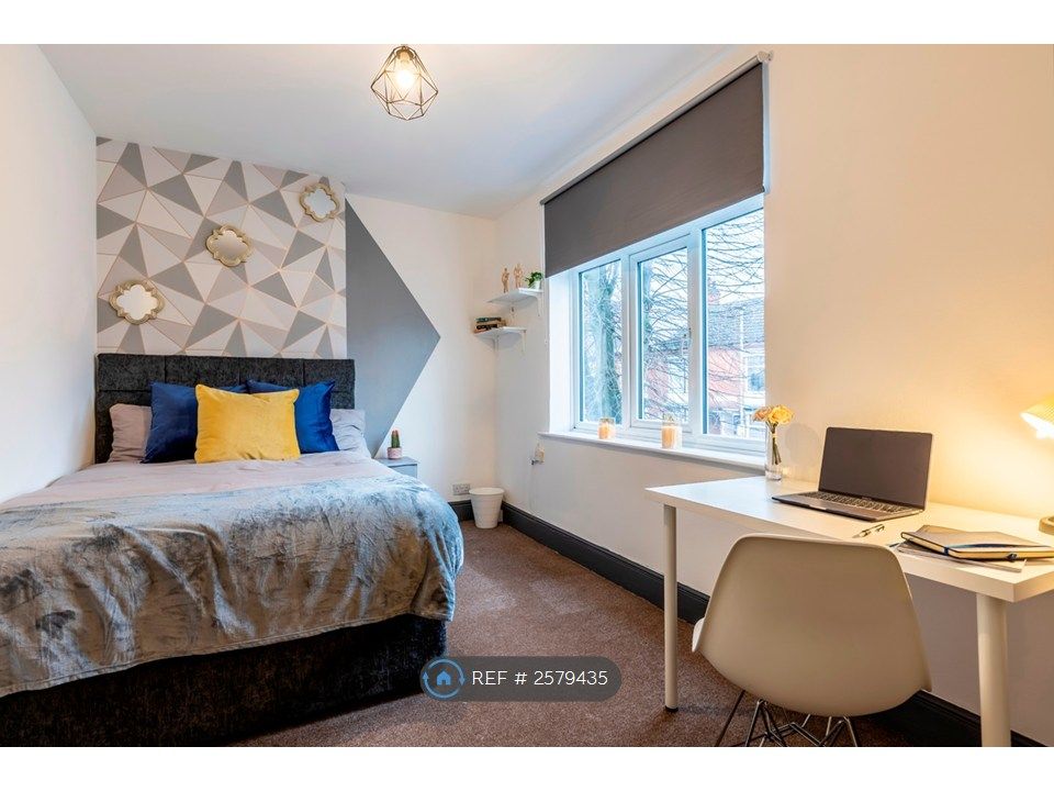 Property photo 2 of 25