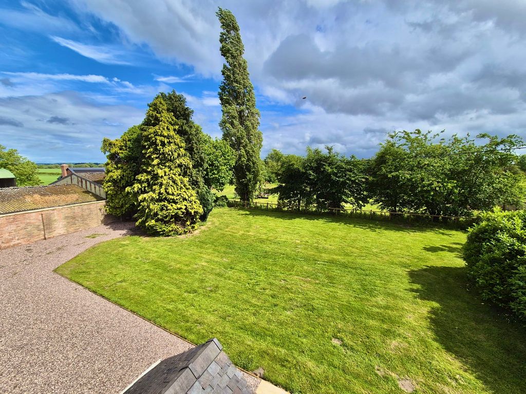 Property photo 2 of 40 Img_5462