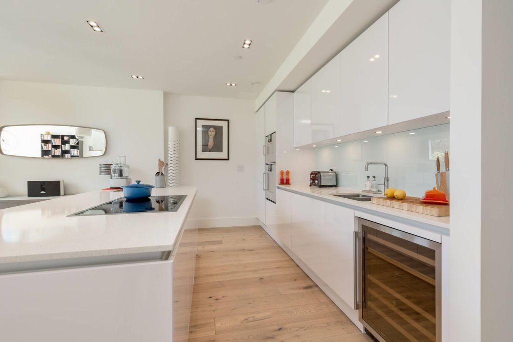 Additional image 9 of 2 bed flat for saleDonaldson Crescent, Edinburgh EH12