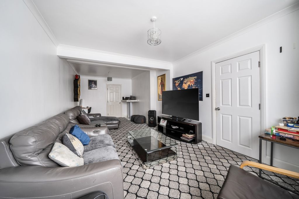 Property photo 2 of 19 Photo 1