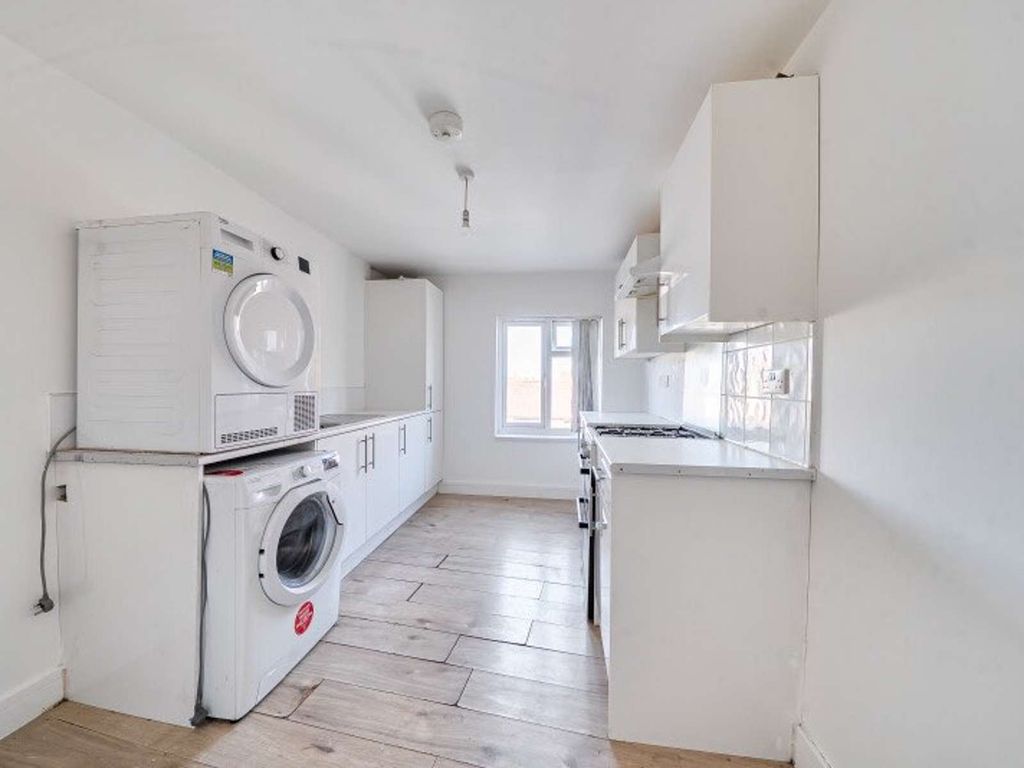 Property photo 3 of 13 Kitchen