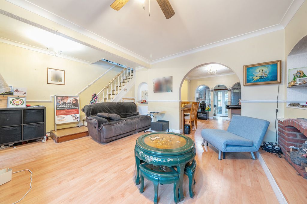 Property photo 3 of 19