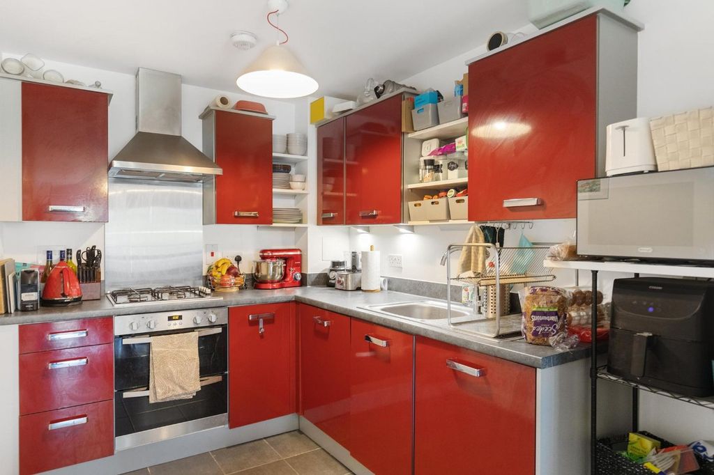 Property photo 2 of 18 Picture No. 17