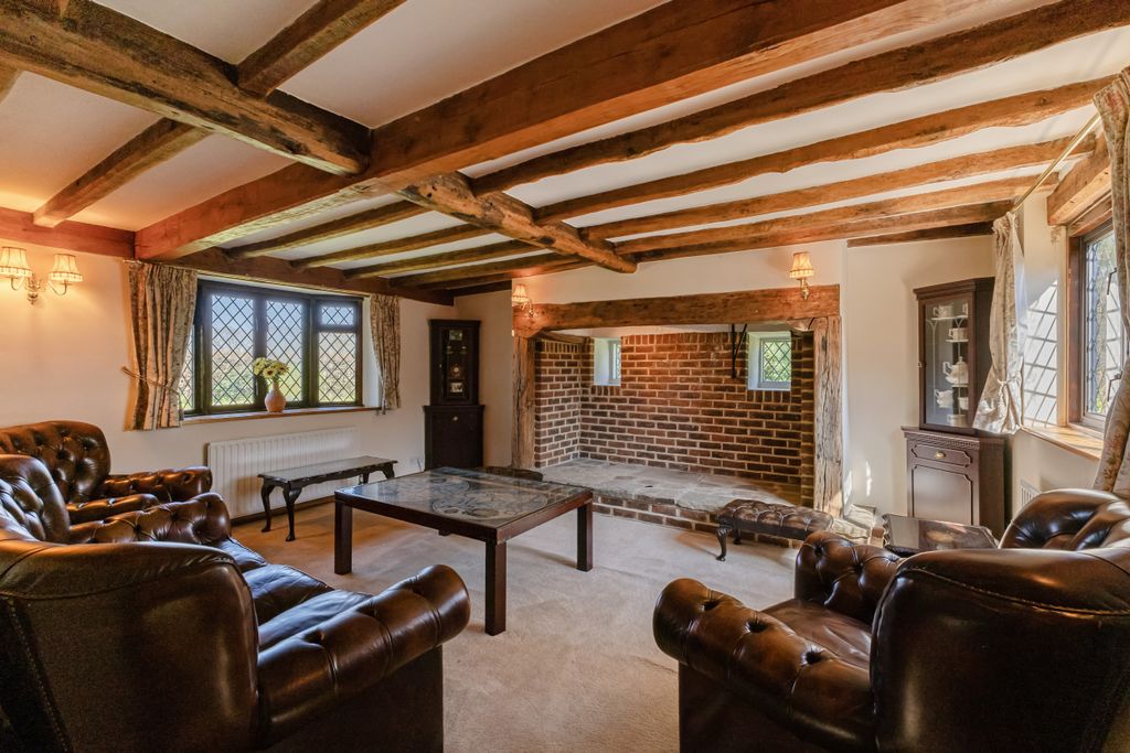 Property photo 3 of 34