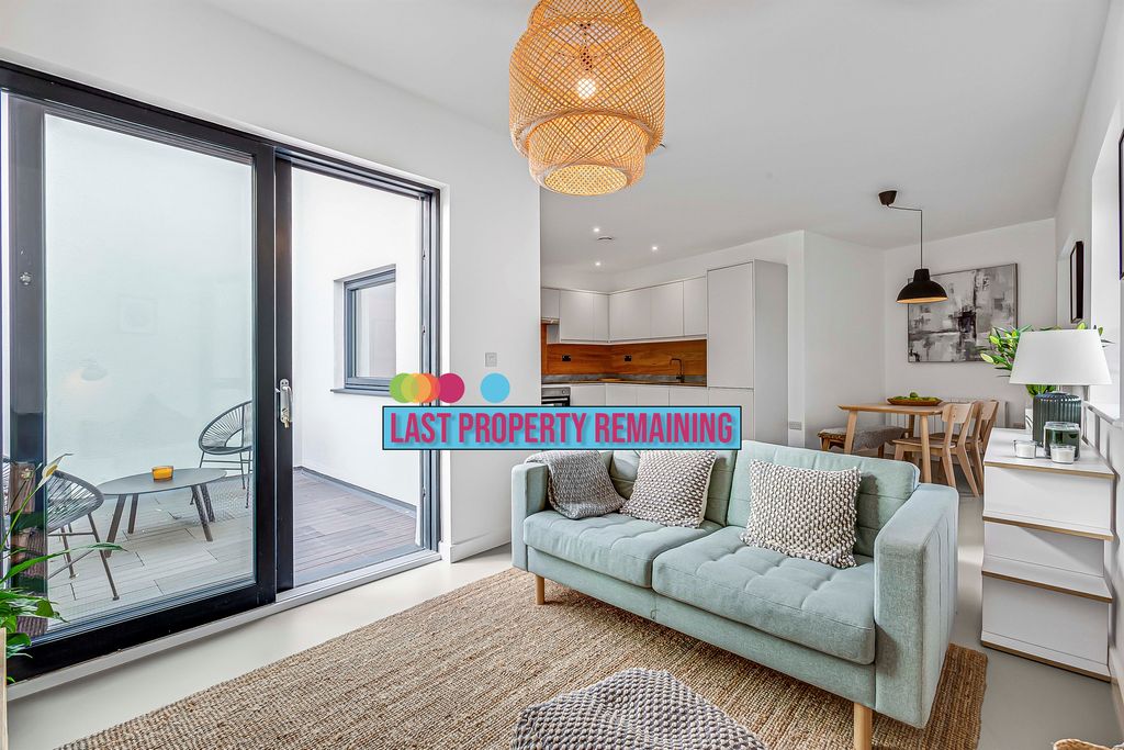 Property photo 3 of 18