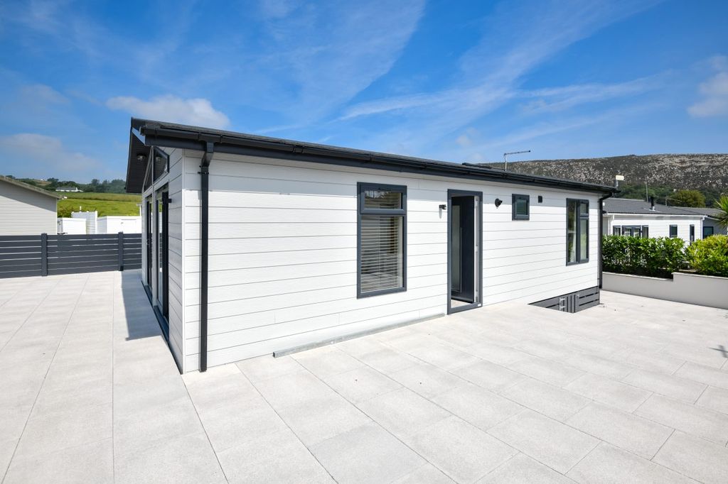 Property photo 3 of 12 02 Warren R15.Jpg