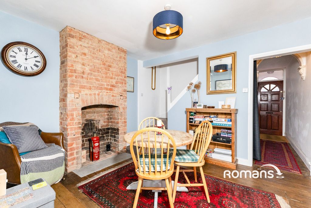 Property photo 3 of 10 Photo