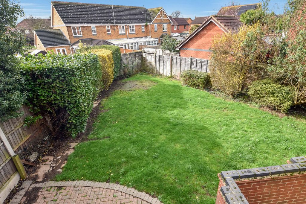 Property photo 2 of 24 Picture No. 17