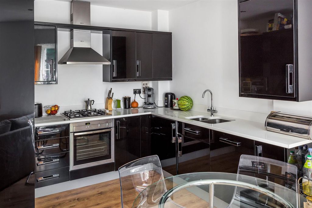 Property photo 3 of 11 Kitchen.Jpg