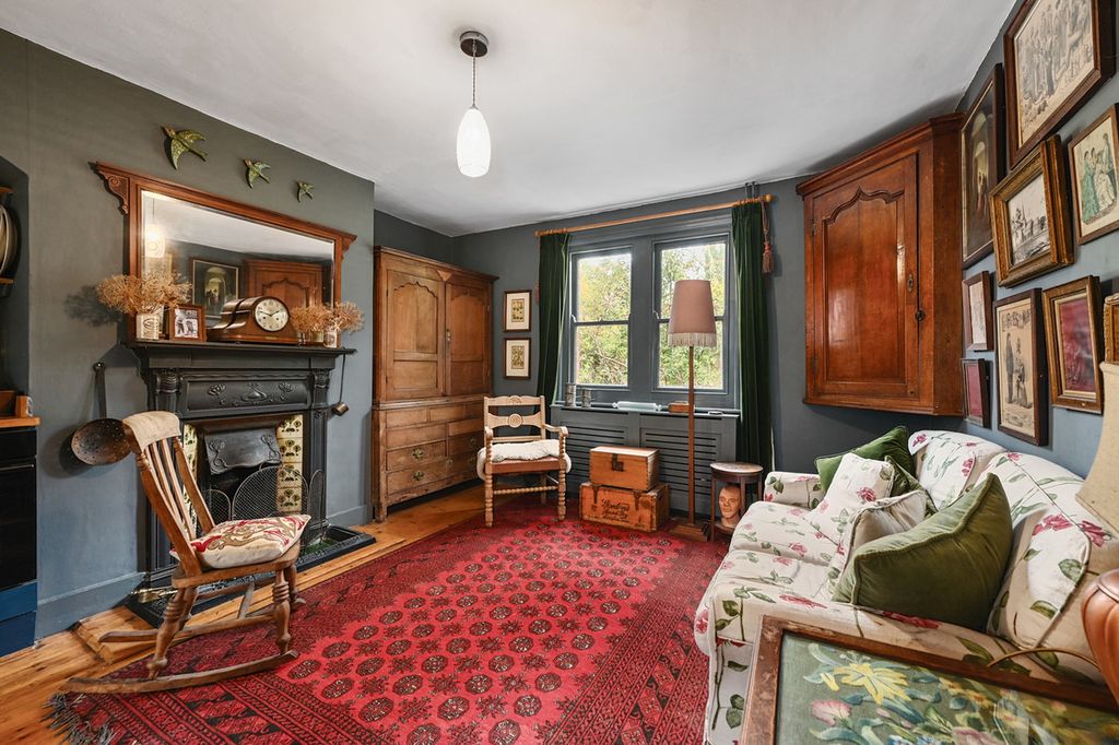 Property photo 3 of 41