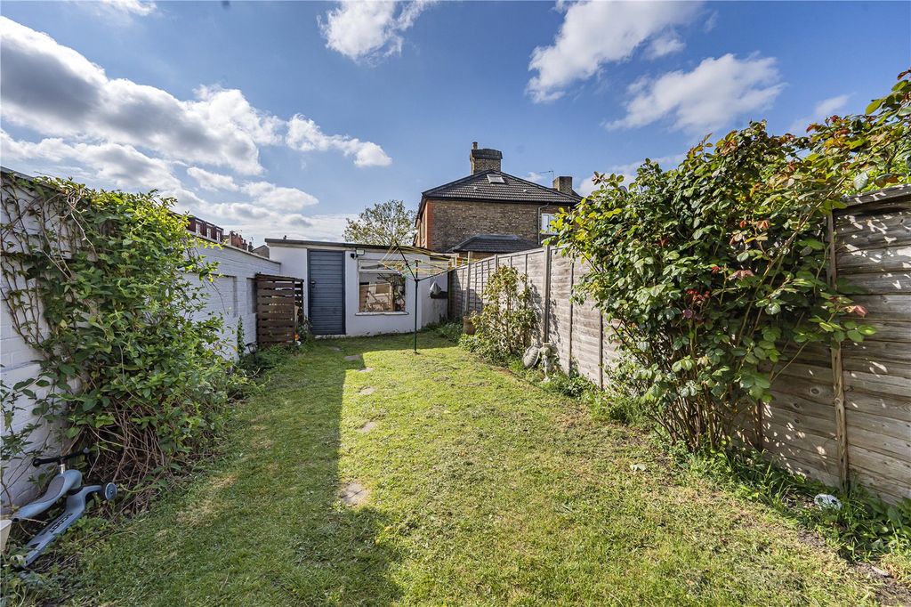 Property photo 3 of 14 Garden