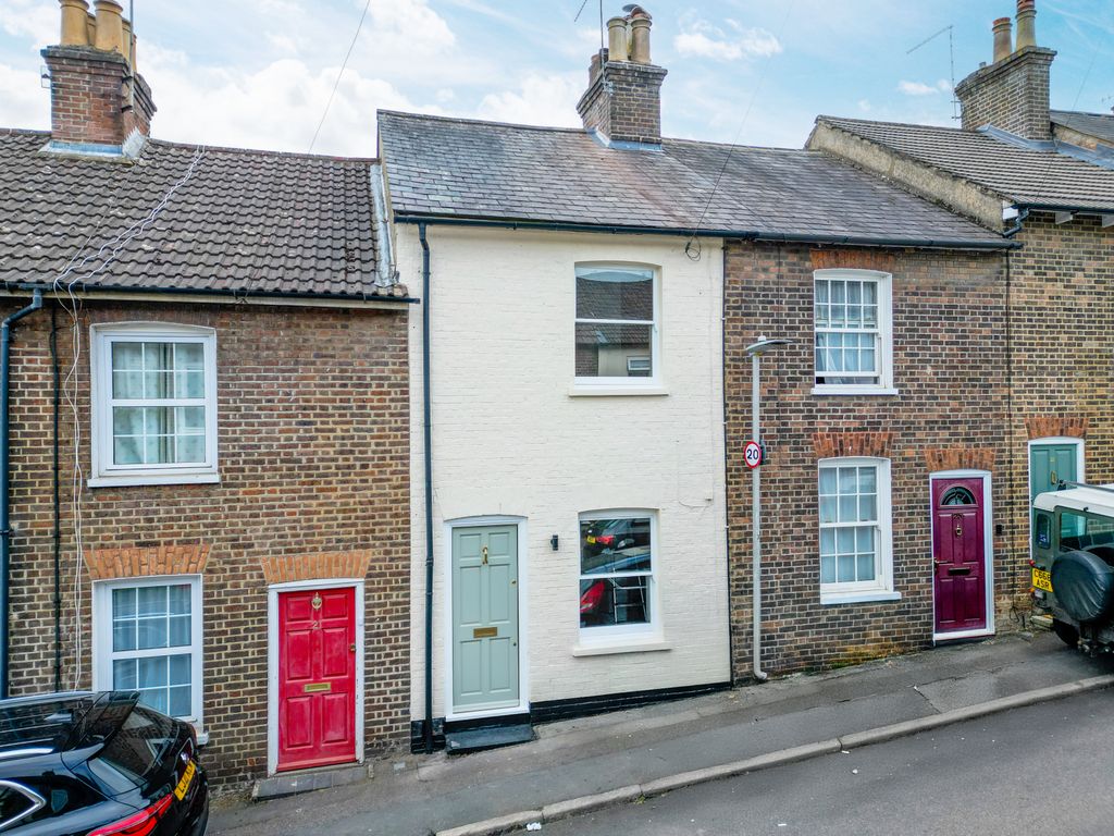 Property photo 1 of 19 Victoria Road, Berkhamsted