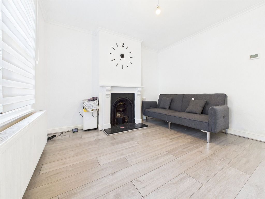 Property photo 3 of 10 Picture 3