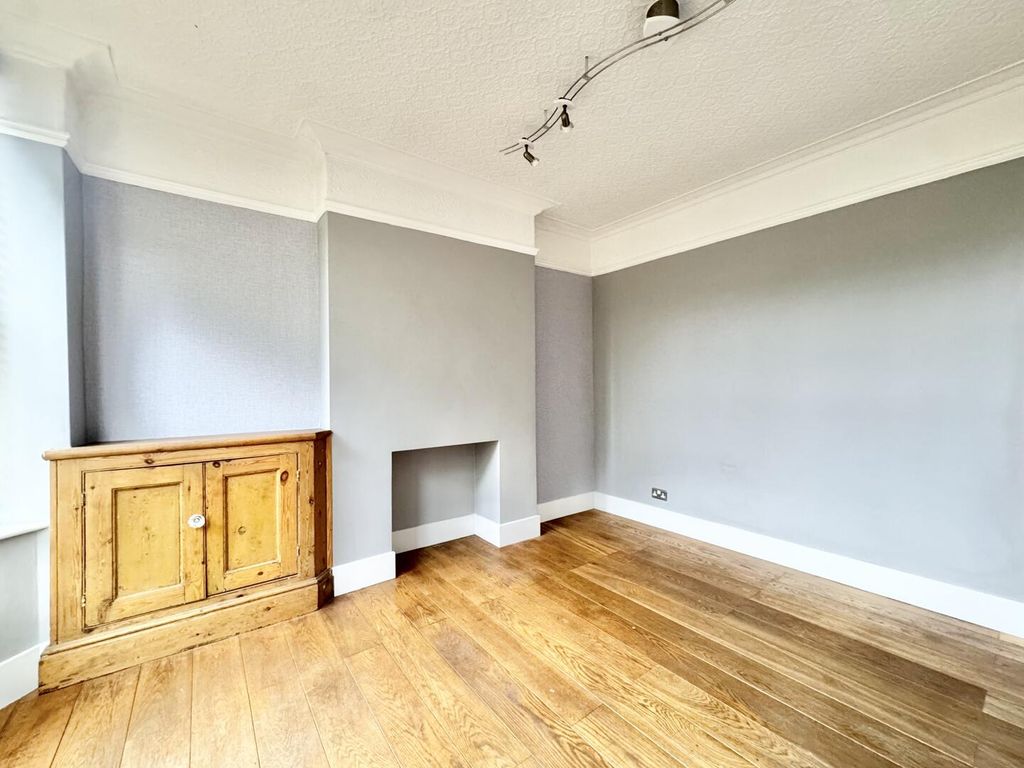 Property photo 3 of 16 Living Room