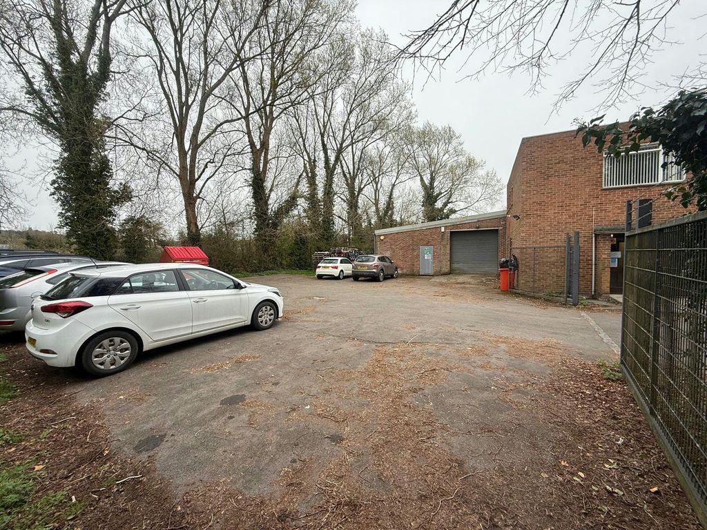 Property photo 2 of 7 5.Jpg