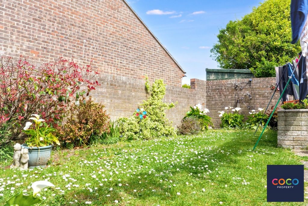 Property photo 2 of 12 5137118