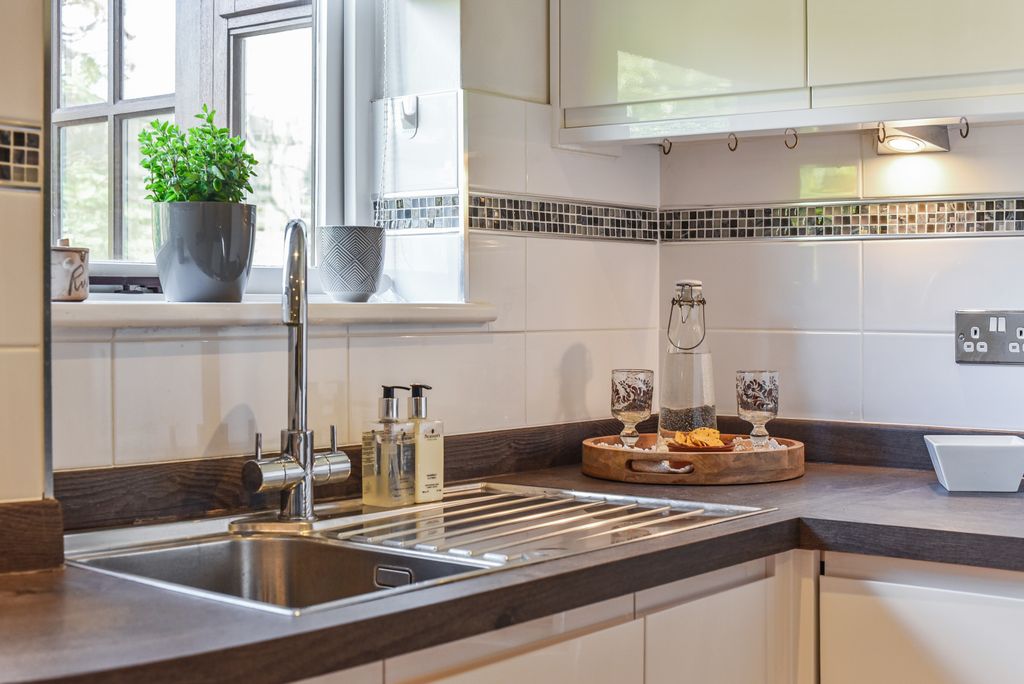 Property photo 3 of 27