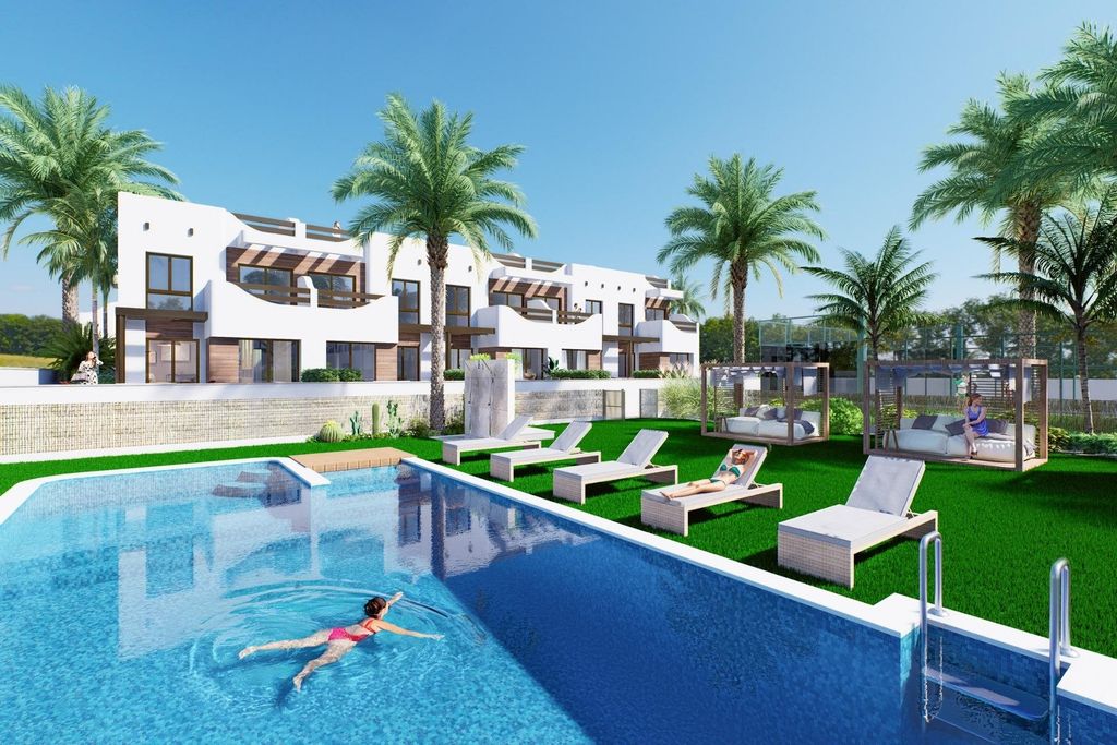 Property photo 1 of 16 Modern Living Steps From Las Higuericas Beach In Torre De La Horadada